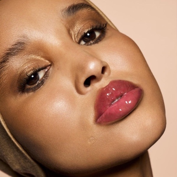 NEW IN BOX Fenty Gloss Bomb Heat Universal Lip Luminizer & Plumper~Hot Cherry - Picture 5 of 13